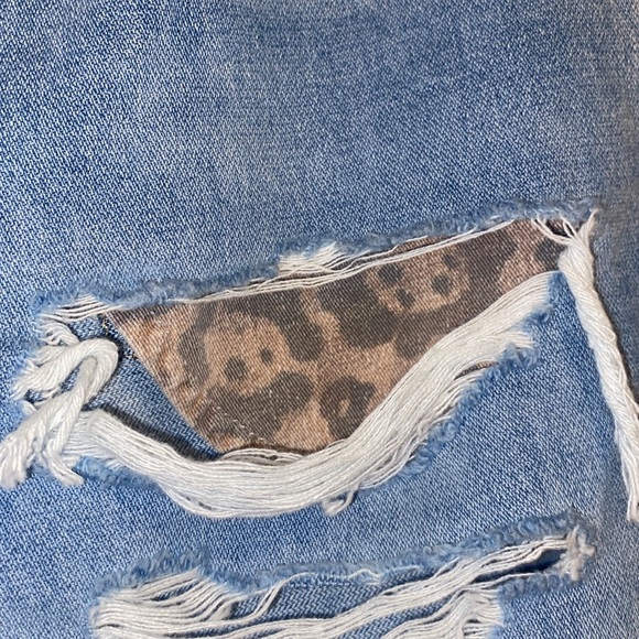 NWT Wrangler X Fender Loose Destructed Mom Jean - Picture 8 of 12